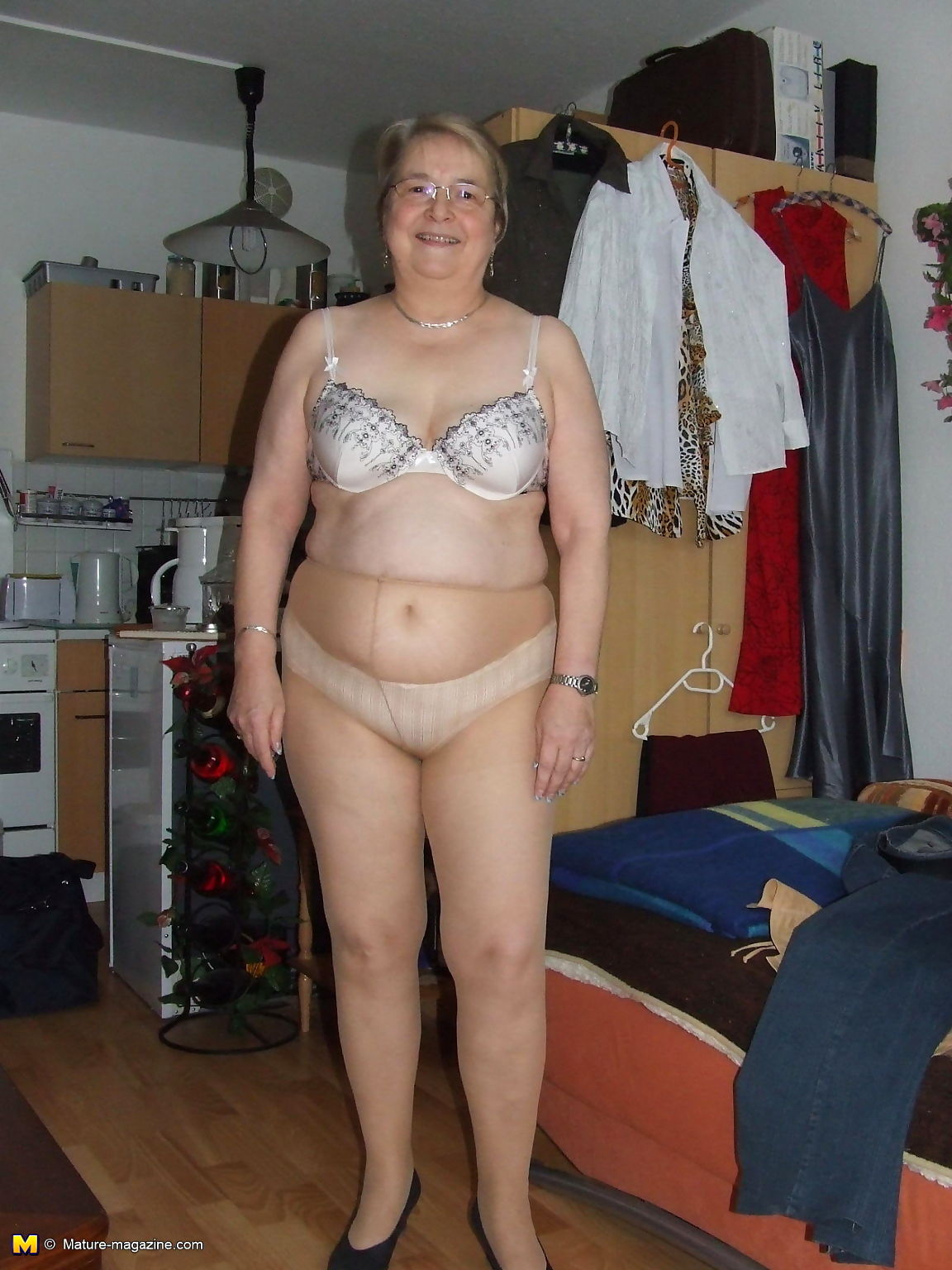 Granny takes off all of her clothes and starts playing - part 3606